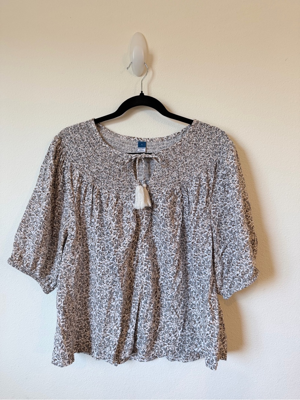 Old Navy Cream and Brown Floral Boho Peasant Blouse with Tassel